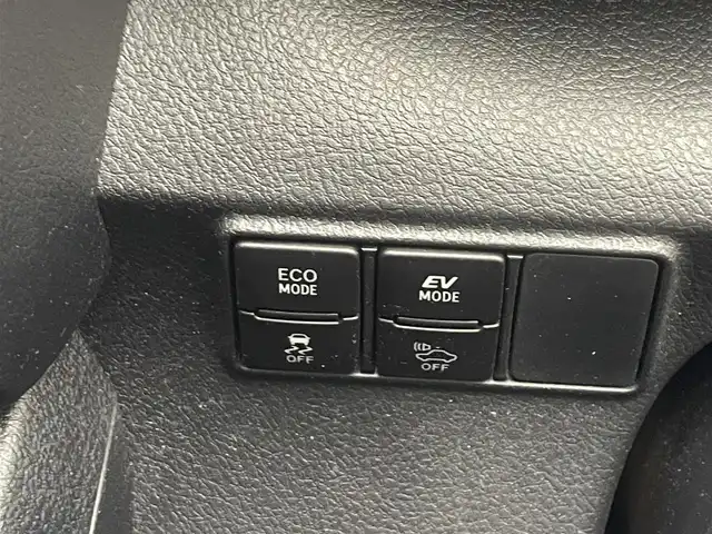 トヨタ シエンタ ハイブリッド G 滋賀県 2016(平28)年 6.8万km シルバーM 純正ナビ/バックカメラ/CD/DVD/SD/Bluetooth/フルセグTV/ETC/両側パワースライドドア/プッシュスタート/スマートキー/スペアキー/ドライブレコーダー/衝突軽減ブレーキ/クリアランスソナー/純正アルミホイール