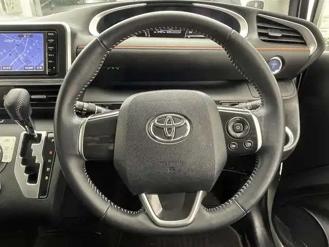 トヨタ シエンタ ハイブリッド G 滋賀県 2016(平28)年 6.8万km シルバーM 純正ナビ/バックカメラ/CD/DVD/SD/Bluetooth/フルセグTV/ETC/両側パワースライドドア/プッシュスタート/スマートキー/スペアキー/ドライブレコーダー/衝突軽減ブレーキ/クリアランスソナー/純正アルミホイール