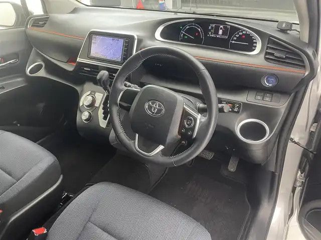 トヨタ シエンタ ハイブリッド G 滋賀県 2016(平28)年 6.8万km シルバーM 純正ナビ/バックカメラ/CD/DVD/SD/Bluetooth/フルセグTV/ETC/両側パワースライドドア/プッシュスタート/スマートキー/スペアキー/ドライブレコーダー/衝突軽減ブレーキ/クリアランスソナー/純正アルミホイール