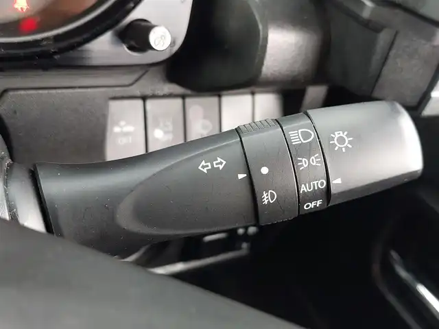 スズキ ジムニー XC 東京都 2020(令2)年 4.7万km ジャングルグリーン 純正ナビ〈パナソニック製CN-RZ866〉/・ミュージックサーバー/・Bluetooth/・フルセグTV/DVD/CD/ビルトインETC/ドライブレコーダー/純正シートカバー/純正16インチアルミホイール/LEDヘッドライト/スマートキー/スペアキー/衝突被害軽減ブレーキ