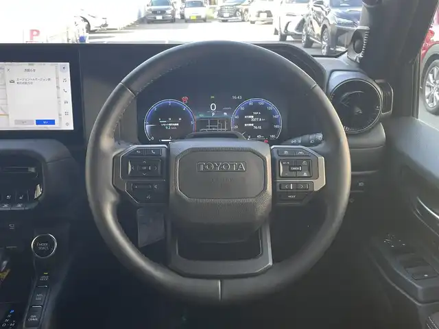 トヨタ ランドクルーザー ２５０ ZX ファーストエディション 愛知県 2024(令6)年 0.9万km ブラック ワンオーナー/４WD＆ディーゼルターボ/ムーンルーフ/純正12.3型ディスプレイオーディオプラス/・車載ナビ／地デジTV／HDMI/・Apple Car Play／Android Auto/JBLプレミアムサウンドシステム/パノラミックビューモニター/マルチテレインモニター/丸目LEDヘッドライト＆フォグランプ/専用加飾付ダークチェスナット革シート/前席パワーシート/前席＆3列目シートヒーター＆ベントレーション/3列目電動格納シート/ハンズフリーパワーバックドア/電動リアデフロック／マルチテレインセレクト/TOYOTA SAFETY SENSE/・プリクラッシュセーフティ/・レーントレーシングアシスト/・レーダークルーズコントロール/・オートマチックハイビーム/・フロントクロストラフィックアラート/・レーンチェンジアシスト/・トヨタチームメイト(アドバンストドライブ)/ブラインドスポットモニター/デジタルインナーミラー/純正前後方ドライブレコーダー/ワイヤレス充電器/純正マットブラック塗装18インチAW