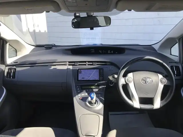 トヨタ プリウス S 栃木県 2011(平23)年 9.2万km ブラック 株)IDOMが運営する【じしゃロン小山店】の自社ローン専用車両になります。こちらは現金またはオートローンご利用時の価格です。自社ローンご希望の方は別途その旨お申付け下さい//禁煙車/純正フルセグナビ/（CD/DVD/AM/FMラジオ）/(Bluetooth)/スマートキー/プッシュスタート/バックカメラ/ＥＴＣ/ドライブレコーダー/コーナーセンサー/ステアリングリモコン/電動格納ドアミラー/パワーウインドウ/オートライト/防眩ミラー