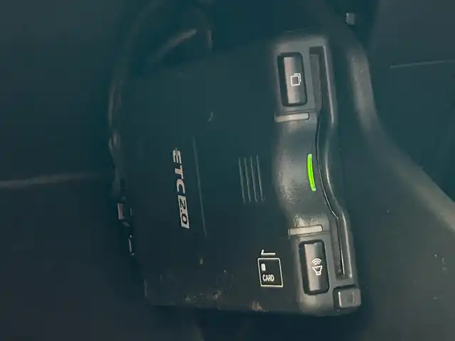 トヨタ ＧＲ８６ RZ 愛媛県 2024(令6)年 1.8万km クリスタルホワイトパール 純正メモリナビ/CD/DVD/BT/DTV/バックカメラ/ETC/ナビ連動ドライブレコーダー/レーダークルーズコントロール/レーンキープアシストシステム/プリクラッシュセーフティ/革巻きステアリング/ステアリングスイッチ/LEDヘッドライト/オートライト/フォグランプ/ドライブモード/純正フロアマット/純正18インチアルミホイール/プッシュスタート/スマートキー
