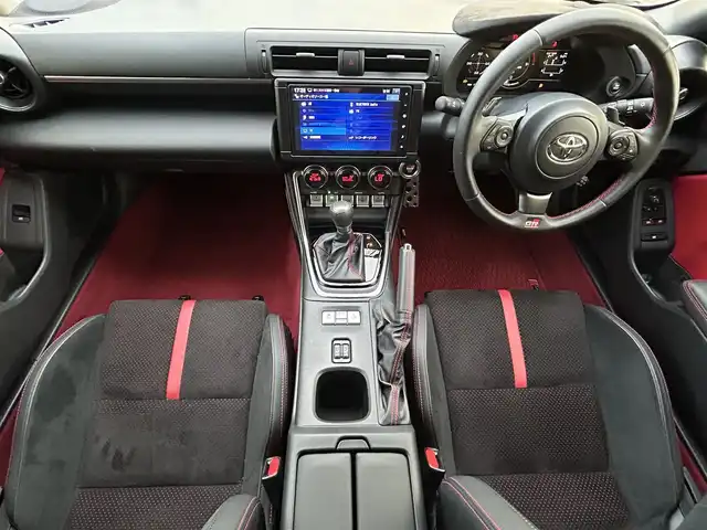 トヨタ ＧＲ８６ RZ 愛媛県 2024(令6)年 1.8万km クリスタルホワイトパール 純正メモリナビ/CD/DVD/BT/DTV/バックカメラ/ETC/ナビ連動ドライブレコーダー/レーダークルーズコントロール/レーンキープアシストシステム/プリクラッシュセーフティ/革巻きステアリング/ステアリングスイッチ/LEDヘッドライト/オートライト/フォグランプ/ドライブモード/純正フロアマット/純正18インチアルミホイール/プッシュスタート/スマートキー
