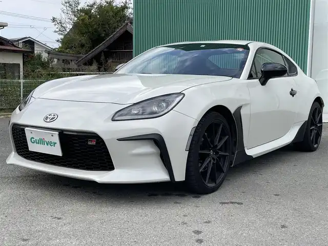 トヨタ ＧＲ８６ RZ 福岡県 2023(令5)年 3.5万km パール 社外ナビ(フルセグテレビ・CD・DVD・FM・AM・BT)/前席シートヒーター/クルーズコントロール/バックカメラ/ETC/プッシュスタート/純正フロアマット/スマートキー/レーンキープアシスト