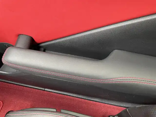 トヨタ ＧＲ８６ RZ 福岡県 2023(令5)年 3.5万km パール 社外ナビ(フルセグテレビ・CD・DVD・FM・AM・BT)/前席シートヒーター/クルーズコントロール/バックカメラ/ETC/プッシュスタート/純正フロアマット/スマートキー/レーンキープアシスト