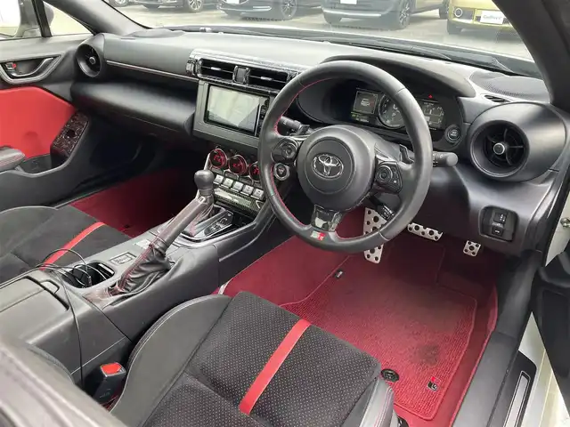 トヨタ ＧＲ８６ RZ 福岡県 2023(令5)年 3.5万km パール 社外ナビ(フルセグテレビ・CD・DVD・FM・AM・BT)/前席シートヒーター/クルーズコントロール/バックカメラ/ETC/プッシュスタート/純正フロアマット/スマートキー/レーンキープアシスト