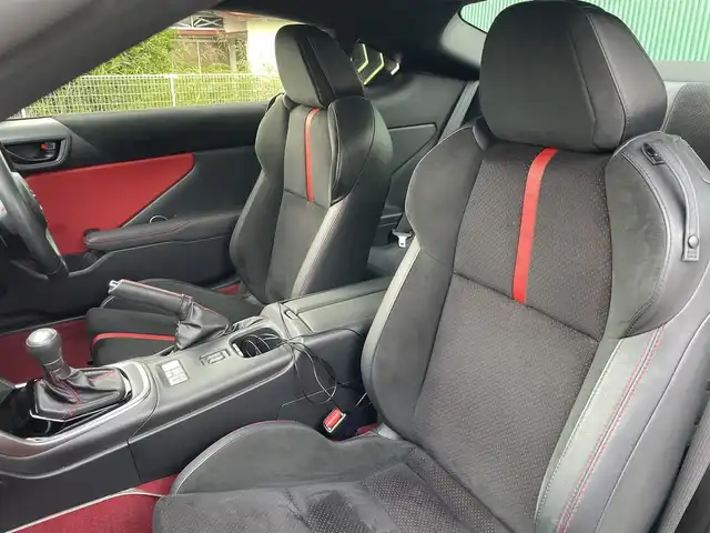 トヨタ ＧＲ８６ RZ 福岡県 2023(令5)年 3.5万km パール 社外ナビ(フルセグテレビ・CD・DVD・FM・AM・BT)/前席シートヒーター/クルーズコントロール/バックカメラ/ETC/プッシュスタート/純正フロアマット/スマートキー/レーンキープアシスト