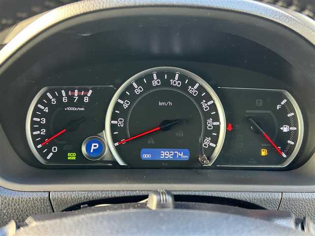 トヨタ ヴォクシー ZS 煌Ⅱ 道東・釧路十勝 2017(平29)年 4万km ホワイトパールクリスタルシャイン 4WD/寒冷地仕様/Toyota Safety SenseC/・PCS(プリクラッシュセーフティ)/・LDA(レーンディパーチャーアラート)/・オートマチックハイビーム/・先行車発進告知機能/純正ディーラーOPナビ/ (CD/DVD/BT)/フルセグTV/バックカメラ/ビルトインETC/両側パワースライドドア/革巻きステアリング/ステアリングスイッチ/プッシュスタート/スマートキー/スペアキー/純正キー1体型エンジンスターター/純正16インチAW/社外15インチAW付スタッドレスタイヤ積込/オートライト/純正LEDヘッドライト/フォグランプ/ウインカーミラー/電動格納ミラー/純正フロアマット/横滑り防止装置/アイドリングストップ/ナビ取扱説明書/取扱説明書/保証書