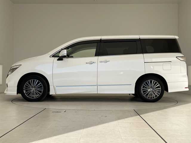 日産 エルグランド 250HWS S アーバンクロム 愛知県 2021(令3)年 2.5万km ピュアホワイトパール 純正ナビ/フリップダウンモニター/全方位カメラ/両側パワースライドドア/レーダークルーズコントロール/バックカメラ/電動リアゲート/コーナーセンサー/純正アルミホイール/ブラインドスポットモニター/LEDヘッドライト/リアオートエアコン/ドライブレコーダー/ステアリングスイッチ/スマートキー/プッシュスタート