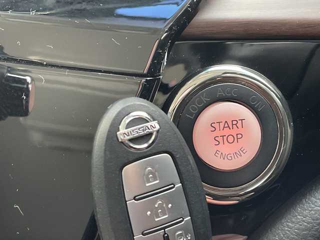 日産 エルグランド 250HWS S アーバンクロム 愛知県 2021(令3)年 2.5万km ピュアホワイトパール 純正ナビ/フリップダウンモニター/全方位カメラ/両側パワースライドドア/レーダークルーズコントロール/バックカメラ/電動リアゲート/コーナーセンサー/純正アルミホイール/ブラインドスポットモニター/LEDヘッドライト/リアオートエアコン/ドライブレコーダー/ステアリングスイッチ/スマートキー/プッシュスタート