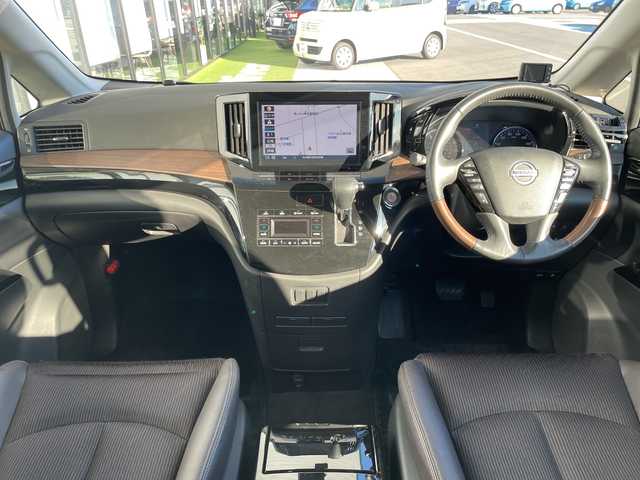 日産 エルグランド 250HWS S アーバンクロム 愛知県 2021(令3)年 2.5万km ピュアホワイトパール 純正ナビ/フリップダウンモニター/全方位カメラ/両側パワースライドドア/レーダークルーズコントロール/バックカメラ/電動リアゲート/コーナーセンサー/純正アルミホイール/ブラインドスポットモニター/LEDヘッドライト/リアオートエアコン/ドライブレコーダー/ステアリングスイッチ/スマートキー/プッシュスタート