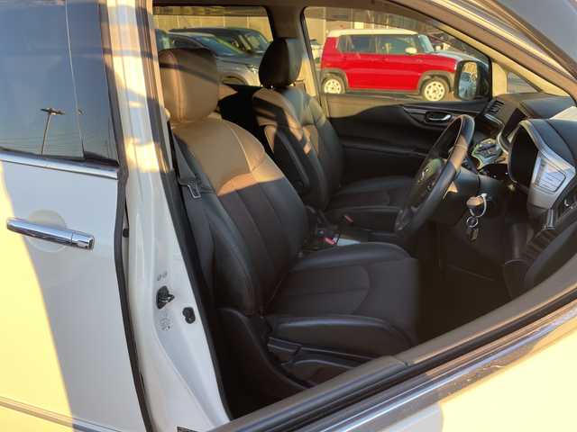 日産 エルグランド 250HWS S アーバンクロム 愛知県 2021(令3)年 2.5万km ピュアホワイトパール 純正ナビ/フリップダウンモニター/全方位カメラ/両側パワースライドドア/レーダークルーズコントロール/バックカメラ/電動リアゲート/コーナーセンサー/純正アルミホイール/ブラインドスポットモニター/LEDヘッドライト/リアオートエアコン/ドライブレコーダー/ステアリングスイッチ/スマートキー/プッシュスタート