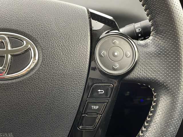 トヨタ プリウス α S ツーリングセレクション G’s 熊本県 2015(平27)年 8.7万km ホワイトパールクリスタルシャイン