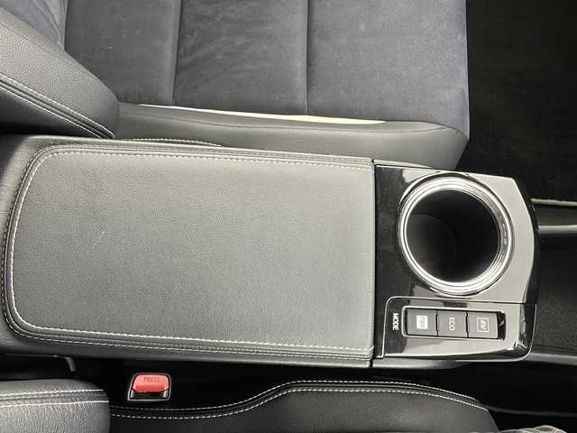 トヨタ プリウス α S ツーリングセレクション G’s 熊本県 2015(平27)年 8.7万km ホワイトパールクリスタルシャイン