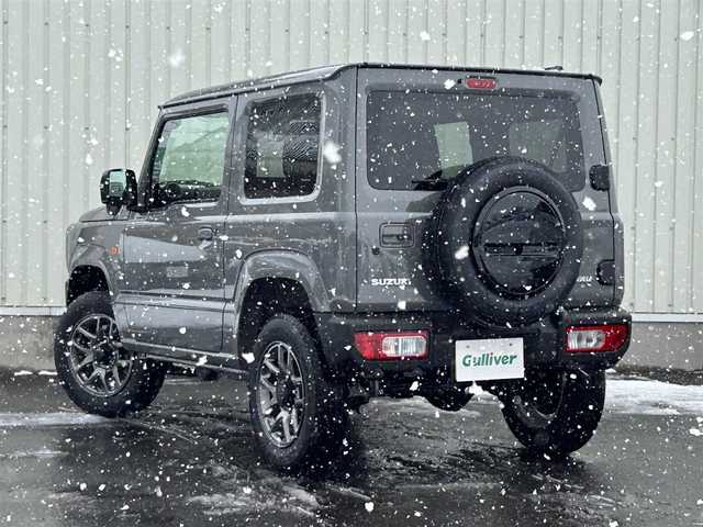 スズキ ジムニー XC 山形県 2024(令6)年 0.1万km未満 ミディアムグレー パートタイム4WD/デュアルセンサーブレーキサポート/クルーズコントロール/LEDオートヘッドライト/シートヒーター/純正16インチアルミホイール/アイドリングストップ/コーナーセンサー/ステアリングスイッチ/IC付ターボ/電動格納ウィンカーミラー/ミラーヒーター/フォグランプ/スマートキー×2