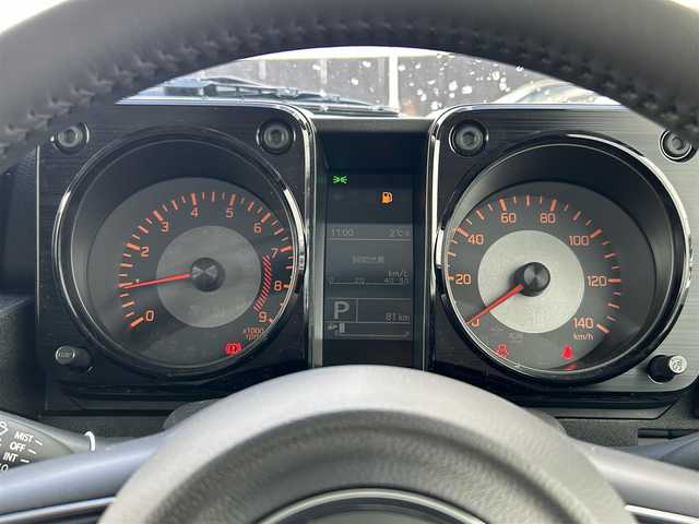 スズキ ジムニー XC 山形県 2024(令6)年 0.1万km未満 ミディアムグレー パートタイム4WD/デュアルセンサーブレーキサポート/クルーズコントロール/LEDオートヘッドライト/シートヒーター/純正16インチアルミホイール/アイドリングストップ/コーナーセンサー/ステアリングスイッチ/IC付ターボ/電動格納ウィンカーミラー/ミラーヒーター/フォグランプ/スマートキー×2