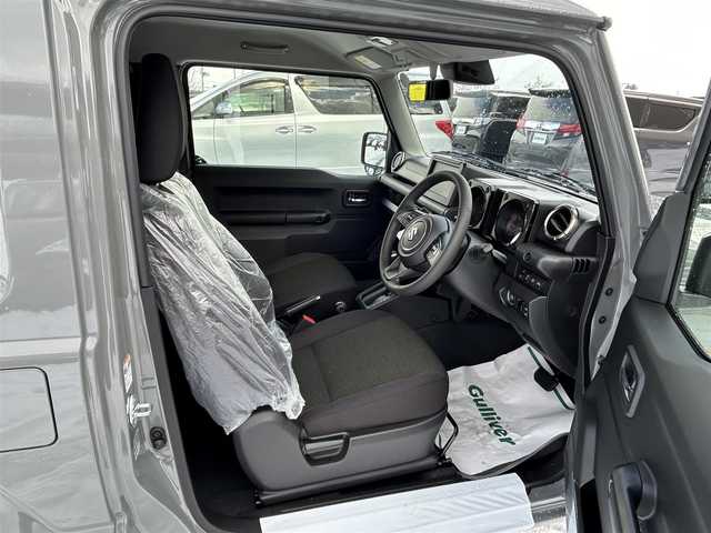 スズキ ジムニー XC 山形県 2024(令6)年 0.1万km未満 ミディアムグレー パートタイム4WD/デュアルセンサーブレーキサポート/クルーズコントロール/LEDオートヘッドライト/シートヒーター/純正16インチアルミホイール/アイドリングストップ/コーナーセンサー/ステアリングスイッチ/IC付ターボ/電動格納ウィンカーミラー/ミラーヒーター/フォグランプ/スマートキー×2