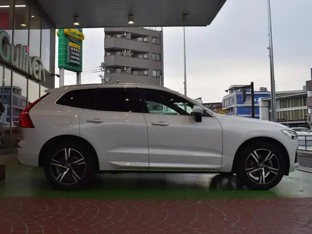 ボルボ ＸＣ６０ D4 AWD Rデザイン 神奈川県 2018(平30)年 2.4万km クリスタルホワイトP パノラマルーフ/純正HDDナビ/純正１9インチAW/パドルシフト/Rデザインハーフレザー/ドライブレコーダー/追従機能付きクルーズコントロール/クリアランスソナー/レーンキープアシスト/パワーシート(D＋N)/シートヒーター(D＋N)/シートベンチレーション(D＋N)/オートライト/LEDヘッドライト/プッシュスタート/純正フロアマット/パワーバックドア