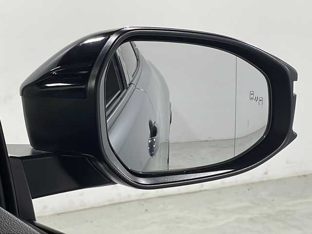 トヨタ プリウス Z 広島県 2023(令5)年 1.2万km グレー 純正12.3型ナビ/全周囲カメラ/サンルーフ/パーキングアシスト/温冷シート/デジタルインナーミラー/ステンリングヒーター/パワーシート/レーダークルーズコントロール/ＥＴＣ２．０/コーナーセンサー/ワイヤレス充電/ブラインドスポットモニター/衝突軽減/レーンキープアシスト/踏み間違い防止/レザー/1500W電源/オートマチックハイビーム/純正19インチアルミホイール(195/50/R19)/エアバッグ(運転席/助手席/サイド/カーテン)