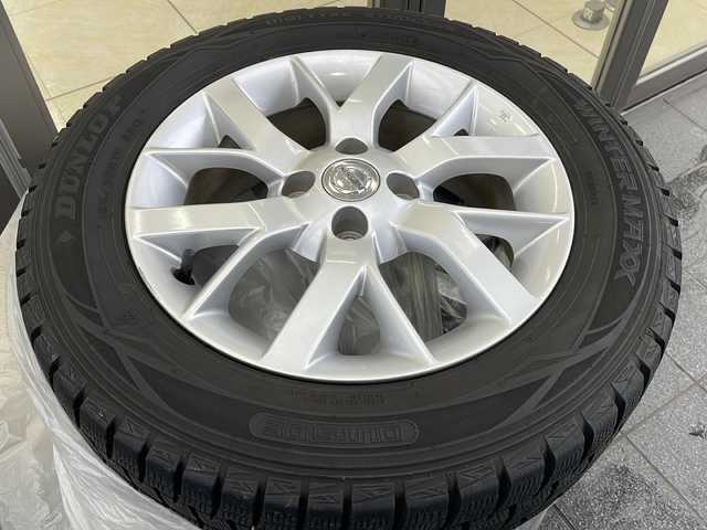 日産 ノート e－パワー メダリスト 埼玉県 2017(平29)年 6.8万km ブリリアントホワイトパール 日産セーフティアシスト/ ・エマージェンシーブレーキ/ ・車線逸脱防止支援システム/ ・アラウンドビューモニター/ ・スマートルームミラー/純正SDナビゲーション(MM316D-W)/AM/FM/CD/DVD/BT/フルセグＴＶ/純正ドライブレコーダー(前方)/ＬＥＤヘッドライト/フォグランプ/ツィーター(ALPAIN)/ドアバイザー/NISMO16インチアルミホイール/純正15インチAW付スタッドレスタイヤ４本積込/スペアキー１ヶ/保証書/取扱説明書