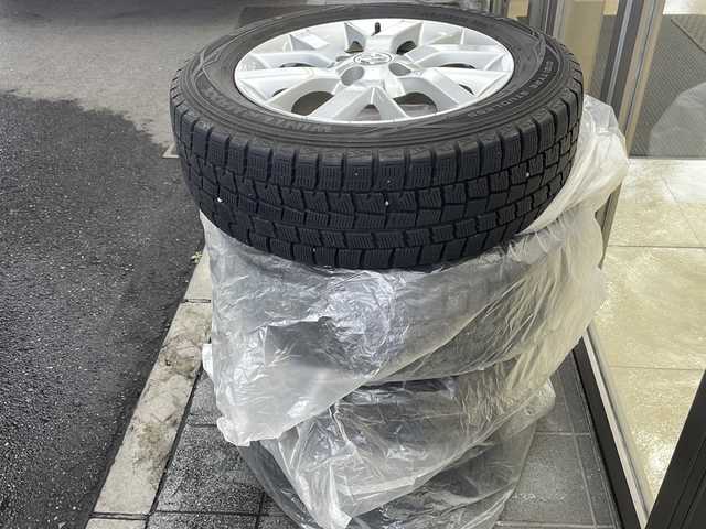 日産 ノート e－パワー メダリスト 埼玉県 2017(平29)年 6.8万km ブリリアントホワイトパール 日産セーフティアシスト/ ・エマージェンシーブレーキ/ ・車線逸脱防止支援システム/ ・アラウンドビューモニター/ ・スマートルームミラー/純正SDナビゲーション(MM316D-W)/AM/FM/CD/DVD/BT/フルセグＴＶ/純正ドライブレコーダー(前方)/ＬＥＤヘッドライト/フォグランプ/ツィーター(ALPAIN)/ドアバイザー/NISMO16インチアルミホイール/純正15インチAW付スタッドレスタイヤ４本積込/スペアキー１ヶ/保証書/取扱説明書