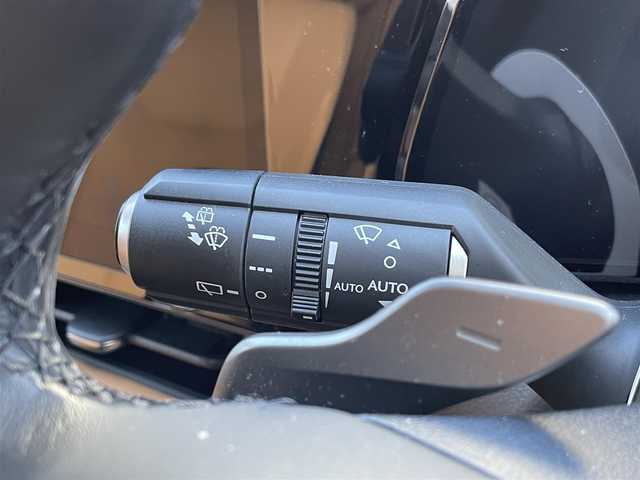 レクサス ＮＸ 250 バージョンL 大阪府 2023(令5)年 1.7万km グラファイトブラックガラスフレーク サンルーフ/全方位カメラ/14インチディスプレイオーディオプラス/・フルセグTV/BT/AppleCarPlay/AndroidAuto/Lexus Safety System /・レーンディパーチャーアラート/・レーントレーシングアシスト/・レーダークルーズコントロール/・ロードサインアシスト/・発進遅れ告知機能/・プロアクティブドライビングアシスト/本革シート/・前席シートベンチレーション＋シートヒーター/・後席シートヒーター/ビルトインETC2.0/ドライブレコーダー/AC100V/100W/ハンズフリーパワーバックドア/スマートキー×3