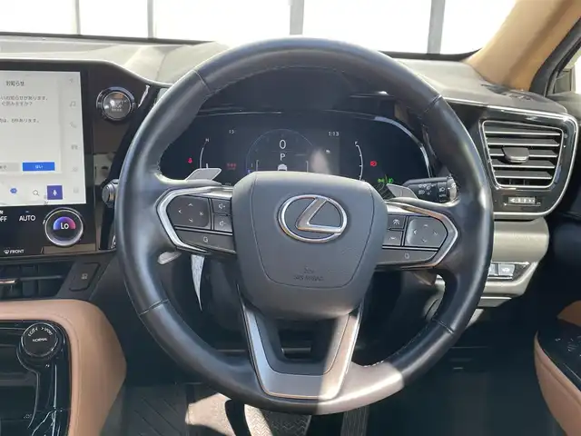 レクサス ＮＸ 250 バージョンL 大阪府 2023(令5)年 1.7万km グラファイトブラックガラスフレーク サンルーフ/全方位カメラ/14インチディスプレイオーディオプラス/・フルセグTV/BT/AppleCarPlay/AndroidAuto/Lexus Safety System /・レーンディパーチャーアラート/・レーントレーシングアシスト/・レーダークルーズコントロール/・ロードサインアシスト/・発進遅れ告知機能/・プロアクティブドライビングアシスト/本革シート/・前席シートベンチレーション＋シートヒーター/・後席シートヒーター/ビルトインETC2.0/ドライブレコーダー/AC100V/100W/ハンズフリーパワーバックドア/スマートキー×3