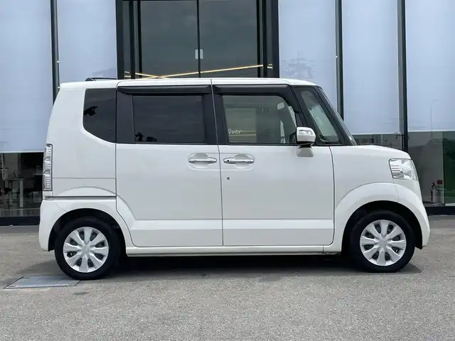 ホンダ Ｎ ＢＯＸ G Lパッケージ 愛媛県 2016(平28)年 5.8万km プレミアムホワイトパールⅡ 純正ナビ/ビルトインETC/アイドリングストップ/Bカメラ/片側パワースライドドア/ドアバイザー/衝突軽減/純正フロアマット/純正14AW/ABS/横滑り防止装置/スマートキー/スペアキー/プッシュスタート