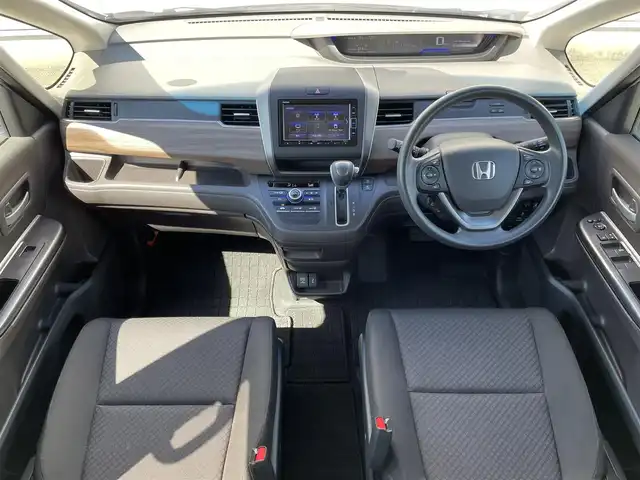 ホンダ フリード G ホンダセンシング 福岡県 2021(令3)年 2.3万km プラチナホワイトパール 純正7型SDナビ（フルセグTV/CD/DVD/BT）バックカメラホンダセンシングコーナーセンサーレーダークルコン両側パワスラETCUSBポート純正フロアマットスマートキープッシュスタート