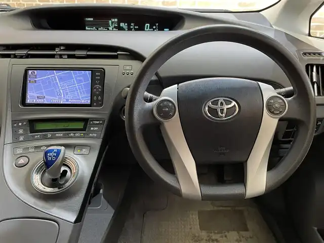 トヨタ プリウス S ツーリングセレクション 岩手県 2011(平23)年 15.6万km ブラック BBS鍛造アルミホイール/社外スプリング/ETC/純正ナビ/フルセグTV/スペアキー/Bluetooth接続/AUX入力/アイドリングストップ/オートライト/LEDヘッドランプ/LEDフォグランプ/横滑り防止装置/オートエアコン/ステアリングスイッチ/ヘッドライトウォッシャー/純正フロアマット