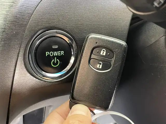 トヨタ プリウス S ツーリングセレクション 岩手県 2011(平23)年 15.6万km ブラック BBS鍛造アルミホイール/社外スプリング/ETC/純正ナビ/フルセグTV/スペアキー/Bluetooth接続/AUX入力/アイドリングストップ/オートライト/LEDヘッドランプ/LEDフォグランプ/横滑り防止装置/オートエアコン/ステアリングスイッチ/ヘッドライトウォッシャー/純正フロアマット