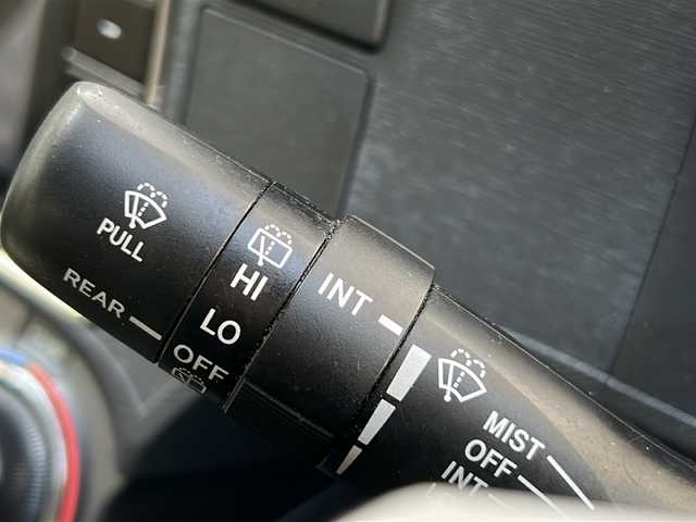 トヨタ アクア S 兵庫県 2013(平25)年 9.4万km ライムホワイトパールクリスタルシャイン 社外ナビ/CD/DVD/Bluetooth/フルセグTV/バックカメラ/OP/・スマートエントリーパッケージ/スマートエントリー/スタートシステムイモビライザー/オートライト/・ツーリングパッケージ/純正16インチAW/大型リアスポイラー/専用サスペンション/・LEDヘッドランプパッケージ/ブラック加飾付LEDヘッドランプ/ヘッドランプクリーナー/フロントフォグランプ/-/ETC/現状オールシーズンタイヤ装着/保証書/取説/スペアキー1本