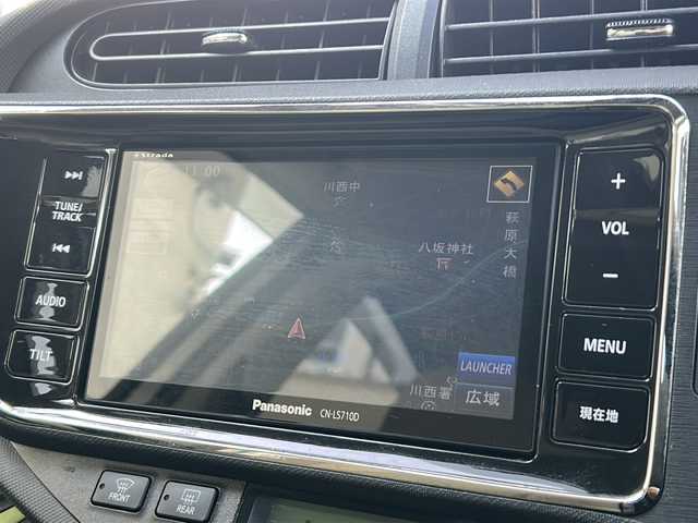 トヨタ アクア S 兵庫県 2013(平25)年 9.4万km ライムホワイトパールクリスタルシャイン 社外ナビ/CD/DVD/Bluetooth/フルセグTV/バックカメラ/OP/・スマートエントリーパッケージ/スマートエントリー/スタートシステムイモビライザー/オートライト/・ツーリングパッケージ/純正16インチAW/大型リアスポイラー/専用サスペンション/・LEDヘッドランプパッケージ/ブラック加飾付LEDヘッドランプ/ヘッドランプクリーナー/フロントフォグランプ/-/ETC/現状オールシーズンタイヤ装着/保証書/取説/スペアキー1本