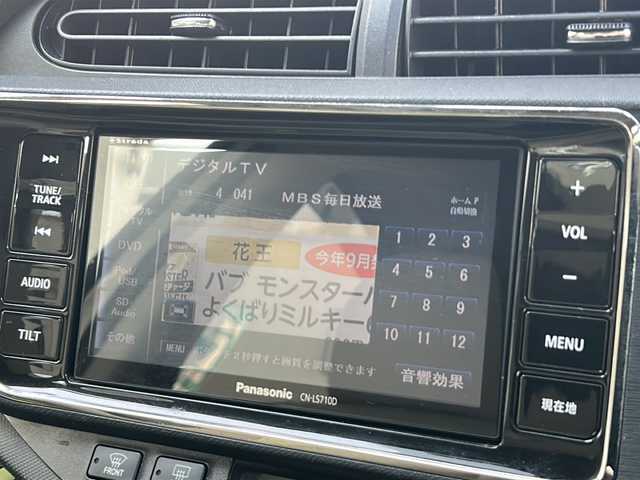 トヨタ アクア S 兵庫県 2013(平25)年 9.4万km ライムホワイトパールクリスタルシャイン 社外ナビ/CD/DVD/Bluetooth/フルセグTV/バックカメラ/OP/・スマートエントリーパッケージ/スマートエントリー/スタートシステムイモビライザー/オートライト/・ツーリングパッケージ/純正16インチAW/大型リアスポイラー/専用サスペンション/・LEDヘッドランプパッケージ/ブラック加飾付LEDヘッドランプ/ヘッドランプクリーナー/フロントフォグランプ/-/ETC/現状オールシーズンタイヤ装着/保証書/取説/スペアキー1本