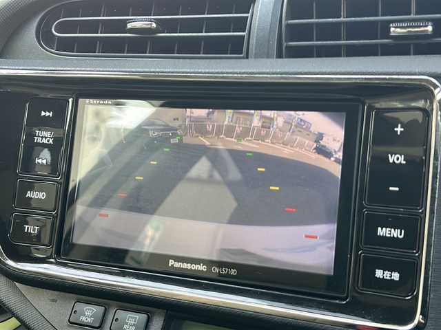 トヨタ アクア S 兵庫県 2013(平25)年 9.4万km ライムホワイトパールクリスタルシャイン 社外ナビ/CD/DVD/Bluetooth/フルセグTV/バックカメラ/OP/・スマートエントリーパッケージ/スマートエントリー/スタートシステムイモビライザー/オートライト/・ツーリングパッケージ/純正16インチAW/大型リアスポイラー/専用サスペンション/・LEDヘッドランプパッケージ/ブラック加飾付LEDヘッドランプ/ヘッドランプクリーナー/フロントフォグランプ/-/ETC/現状オールシーズンタイヤ装着/保証書/取説/スペアキー1本