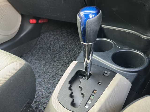 トヨタ アクア S 兵庫県 2013(平25)年 9.4万km ライムホワイトパールクリスタルシャイン 社外ナビ/CD/DVD/Bluetooth/フルセグTV/バックカメラ/OP/・スマートエントリーパッケージ/スマートエントリー/スタートシステムイモビライザー/オートライト/・ツーリングパッケージ/純正16インチAW/大型リアスポイラー/専用サスペンション/・LEDヘッドランプパッケージ/ブラック加飾付LEDヘッドランプ/ヘッドランプクリーナー/フロントフォグランプ/-/ETC/現状オールシーズンタイヤ装着/保証書/取説/スペアキー1本