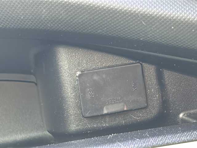 トヨタ アクア S 兵庫県 2013(平25)年 9.4万km ライムホワイトパールクリスタルシャイン 社外ナビ/CD/DVD/Bluetooth/フルセグTV/バックカメラ/OP/・スマートエントリーパッケージ/スマートエントリー/スタートシステムイモビライザー/オートライト/・ツーリングパッケージ/純正16インチAW/大型リアスポイラー/専用サスペンション/・LEDヘッドランプパッケージ/ブラック加飾付LEDヘッドランプ/ヘッドランプクリーナー/フロントフォグランプ/-/ETC/現状オールシーズンタイヤ装着/保証書/取説/スペアキー1本