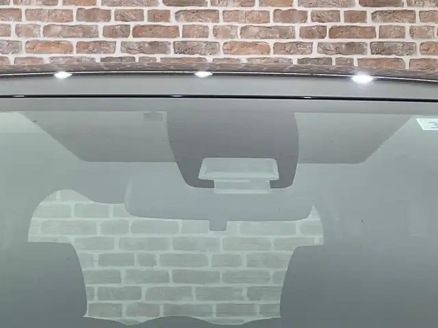 トヨタ ヴォクシー ZS 煌Ⅱ 岩手県 2017(平29)年 8万km ブラッキッシュアゲハガラスフレーク 4WD/ロールサンシェード/後席モニター/衝突被害軽減システム/両側パワースライドドア/MTモード付きAT/寒冷地仕様/アイドリングストップ/横滑り防止装置/ETC/バックカメラ/フルセグTV/レーンアシスト/純正LEDヘッドライト/社外ナビ/社外マット/オートライト/オートマチックハイビーム/エンジンスターター