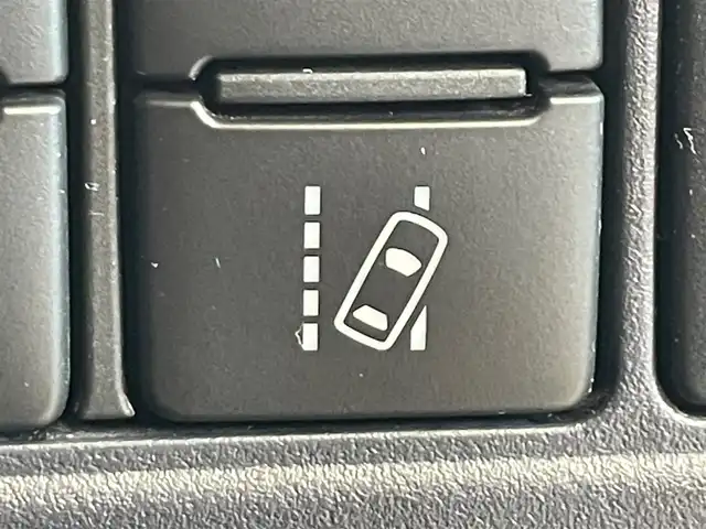 トヨタ ヴォクシー ZS 煌Ⅱ 岩手県 2017(平29)年 8万km ブラッキッシュアゲハガラスフレーク 4WD/ロールサンシェード/後席モニター/衝突被害軽減システム/両側パワースライドドア/MTモード付きAT/寒冷地仕様/アイドリングストップ/横滑り防止装置/ETC/バックカメラ/フルセグTV/レーンアシスト/純正LEDヘッドライト/社外ナビ/社外マット/オートライト/オートマチックハイビーム/エンジンスターター