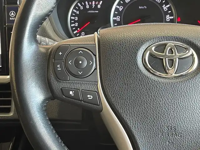 トヨタ ヴォクシー ZS 煌Ⅱ 岩手県 2017(平29)年 8万km ブラッキッシュアゲハガラスフレーク 4WD/ロールサンシェード/後席モニター/衝突被害軽減システム/両側パワースライドドア/MTモード付きAT/寒冷地仕様/アイドリングストップ/横滑り防止装置/ETC/バックカメラ/フルセグTV/レーンアシスト/純正LEDヘッドライト/社外ナビ/社外マット/オートライト/オートマチックハイビーム/エンジンスターター