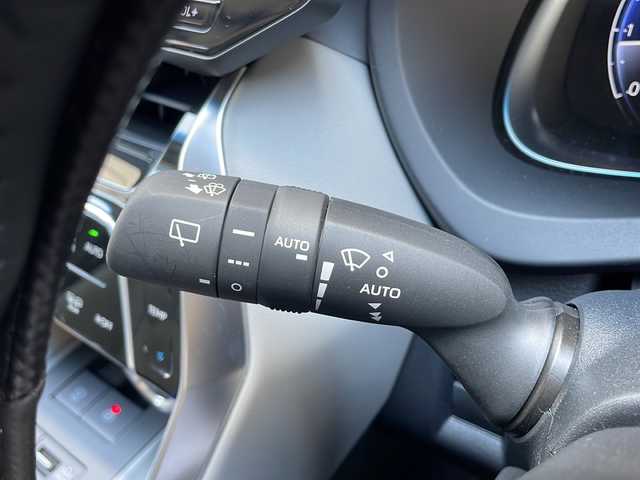 トヨタ ハリアー G 大阪府 2025(令7)年 0.5万km プラチナホワイトパールマイカ ワンオーナー/純正ナビ/BT/TV/AM/FM/USB/フルセグテレビ/バックカメラ/アダプティブクルーズコントロール/ドアバイザー/プッシュスタート/パワーバックドア/コーナーセンサー/ETC/保証書/記録簿/スペアキー/ドライブレコーダー