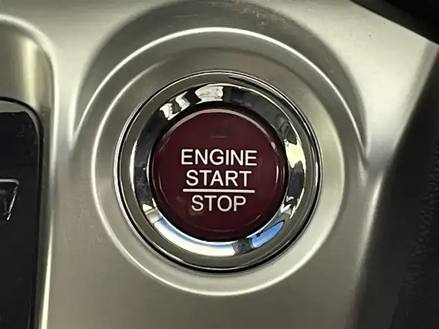 ホンダ Ｎ ＷＧＮ カスタム G Aパッケージ 三重県 2015(平27)年 7.9万km プレミアムホワイトパール シティブレーキアクティブシステム/純正メモリナビ/・型番:VXM-155VSi/・AM/FM/CD/DVD/BT/ワンセグ/・バックカメラ/・ETC/プッシュスタート/・スマートキー/HIDヘッドライト/・オートライト/・フォグランプ/革巻きステアリング/・ステアリングスイッチ/・チルト式ステアリング/ハーフレザーシート/純正フロアマット/ドアバイザー