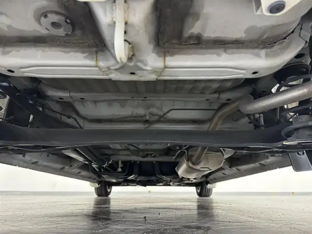 ホンダ Ｎ ＷＧＮ カスタム G Aパッケージ 三重県 2015(平27)年 7.9万km プレミアムホワイトパール ガソリン/FF/インパネCVT/純正 7インチナビ VXM-155VSi/（FM/AM/CD/DVD/USB/iPod/SD/Bluetooth/地デジTV/VTR/AUX）/バックカメラ/ETC/安全/・CTBA: シティブレーキアクティブシステム（低速域衝突軽減ブレーキ）/・VSA（ABS・トラクションコントロール・横すべり抑制）/・SRS サイド＆カーテンエアバッグ/装備/・ハーフレザーシート/・クルーズコントロール/・オートエアコン/・オートライト/・ディスチャージヘッドライト（HID）/・フロントフォグランプ/・ステアリングスイッチ/・後席シートベルトインジケータ/・プッシュスタート/・スマートキーx2/・純正14inAW/・保/取/ナビ取/など