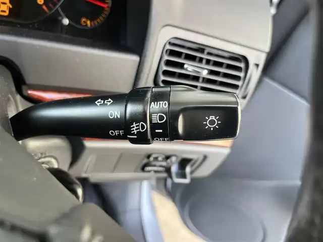 トヨタ アリオン A18 Sパッケージ 高知県 2005(平17)年 9.1万km シルバーM 純正ナビワイルドマルチAVステーション/ドライブレコーダー/ETC/リモコンキー/バックカメラ/スペアキー/リモコンキー/純正フロアマット/純正15インチアルミホイール/オートライト/キセノンヘッドライト/運転席＋助手席エアバッグ/AM/FM/本革巻きステアリング