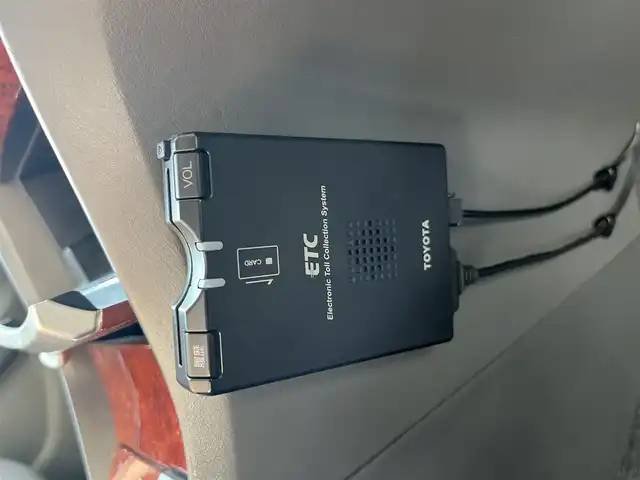 トヨタ アリオン A18 Sパッケージ 高知県 2005(平17)年 9.1万km シルバーM 純正ナビワイルドマルチAVステーション/ドライブレコーダー/ETC/リモコンキー/バックカメラ/スペアキー/リモコンキー/純正フロアマット/純正15インチアルミホイール/オートライト/キセノンヘッドライト/運転席＋助手席エアバッグ/AM/FM/本革巻きステアリング