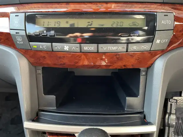 トヨタ アリオン A18 Sパッケージ 高知県 2005(平17)年 9.1万km シルバーM 純正ナビワイルドマルチAVステーション/ドライブレコーダー/ETC/リモコンキー/バックカメラ/スペアキー/リモコンキー/純正フロアマット/純正15インチアルミホイール/オートライト/キセノンヘッドライト/運転席＋助手席エアバッグ/AM/FM/本革巻きステアリング