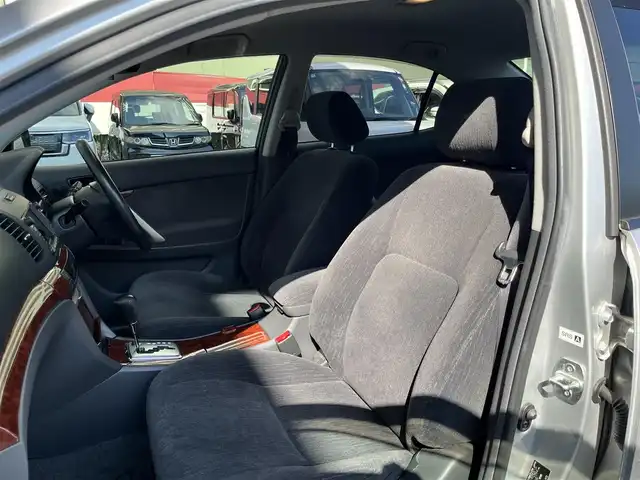 トヨタ アリオン A18 Sパッケージ 高知県 2005(平17)年 9.1万km シルバーM 純正ナビワイルドマルチAVステーション/ドライブレコーダー/ETC/リモコンキー/バックカメラ/スペアキー/リモコンキー/純正フロアマット/純正15インチアルミホイール/オートライト/キセノンヘッドライト/運転席＋助手席エアバッグ/AM/FM/本革巻きステアリング