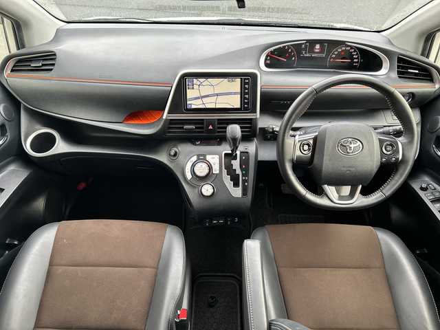 トヨタ シエンタ G クエロ 福岡県 2022(令4)年 5.6万km ホワイトパールクリスタルシャイン 純正7型ナビ　NSZT-W68T/【AM/FM/CD/DVD/フルセグTV/BT/HDMI】/純正12.1型後席モニター　V12T-R68C/ワンオーナー/アラウンドビューモニター/前後ドライブレコーダー/ETC/衝突被害軽減システム/レーンキープアシスト/前後コーナーセンサー/両側パワースライドドア/前席シートヒーター/ステアリングヒーター/ステアリングスイッチ/電動格納ミラー/LEDヘッドライト/フォグランプ/純正フロアマット/純正ドアバイザー