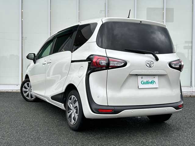 トヨタ シエンタ G クエロ 福岡県 2022(令4)年 5.6万km ホワイトパールクリスタルシャイン 純正7型ナビ　NSZT-W68T/【AM/FM/CD/DVD/フルセグTV/BT/HDMI】/純正12.1型後席モニター　V12T-R68C/ワンオーナー/アラウンドビューモニター/前後ドライブレコーダー/ETC/衝突被害軽減システム/レーンキープアシスト/前後コーナーセンサー/両側パワースライドドア/前席シートヒーター/ステアリングヒーター/ステアリングスイッチ/電動格納ミラー/LEDヘッドライト/フォグランプ/純正フロアマット/純正ドアバイザー